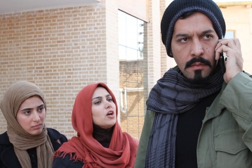 محمد عمرانی و کامران تفتی در «دختران معجزه»